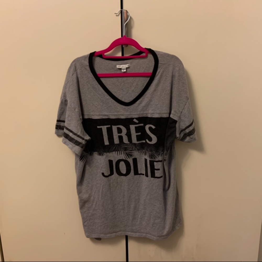 “Treś Jolie” T-Shirt from American Eagle